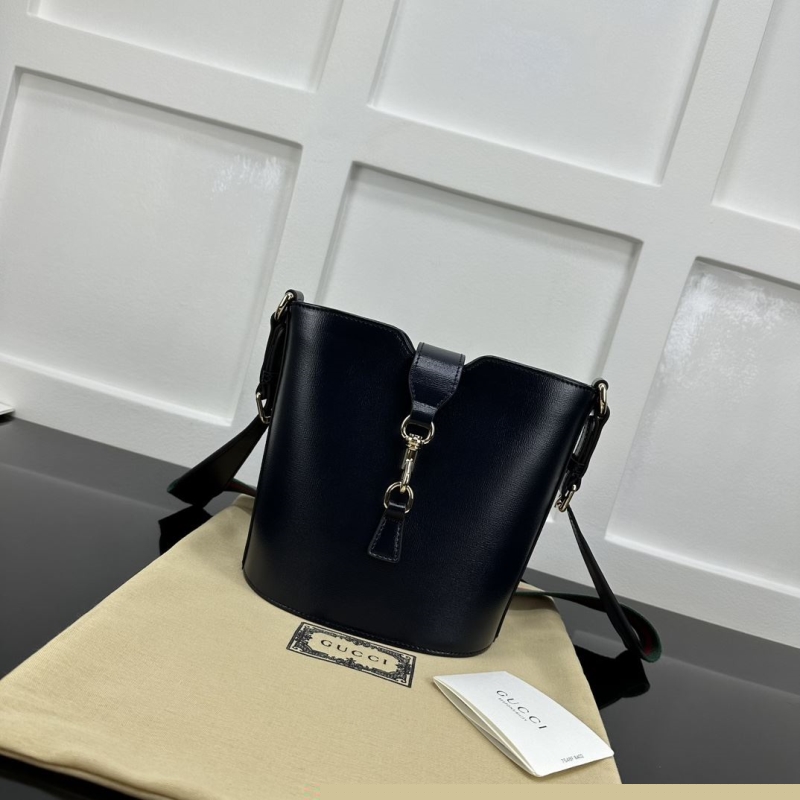 G*u*i bucket bags